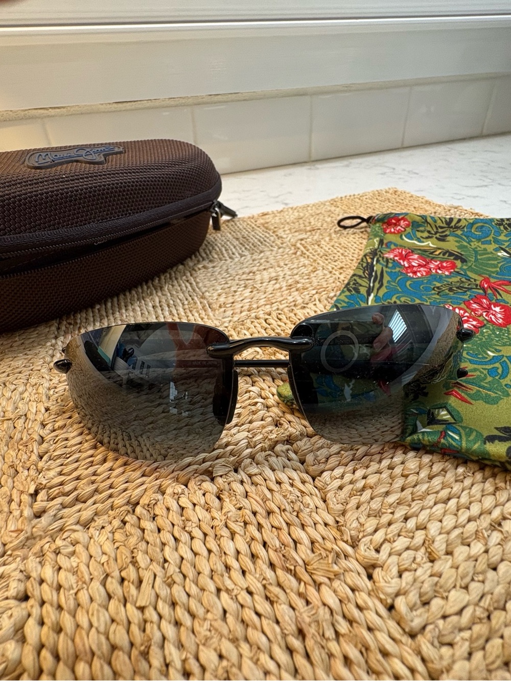Maui Jim Black Rimless Sunglasses with Dark Gray Lenses